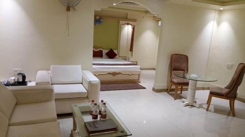 Bankura Hotel | HOTEL SAPTARSHI