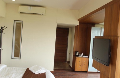 Himatnagar Resort | Hotel Sarvoday & Restaurant