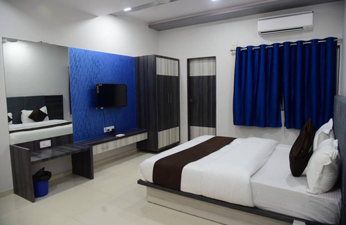 Abu Road Hotel | Hotel Savera Palace