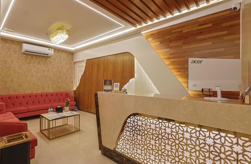 Sayajiganj Hotel | HOTEL SERA, Vadodara