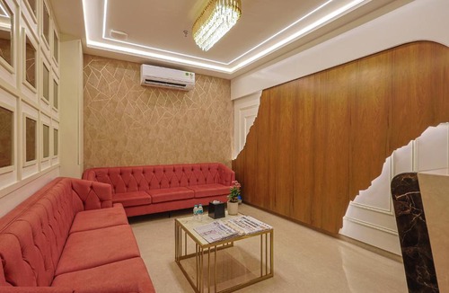 Sayajiganj Hotel | HOTEL SERA, Vadodara
