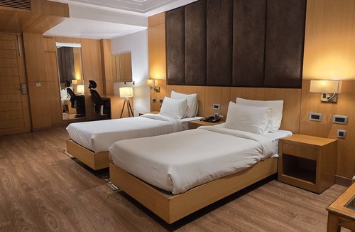 Shahjahanpur Hotel | HOTEL SHEMRON