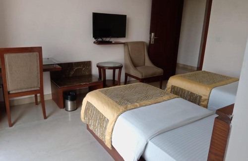 Dwarka Hotel | HOTEL SHHAURYA