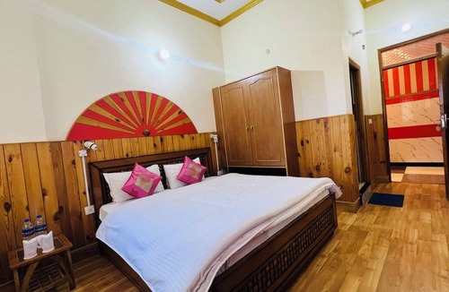 Theog Hotel | Hotel shimla hills international