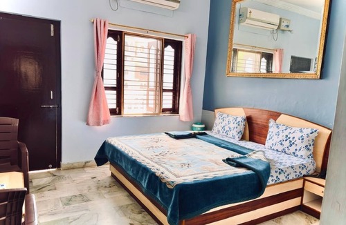 Abu Road Hotel | Hotel Shiv Shakti