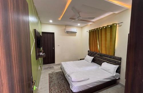 Dewas Hotel | HOTEL Shree GANGA