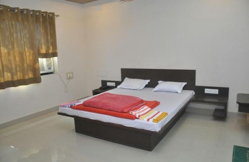Dwarka Hotel | Hotel Shree Gurukrupa