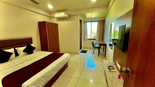 Sanand House | Hotel Shree Hari Om Residency