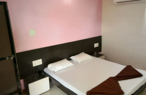 Dwarka Hotel | Hotel Shree