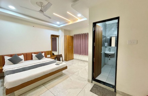 Ujjain Hotel | Hotel Shree Nakoda Paradise - Ujjain