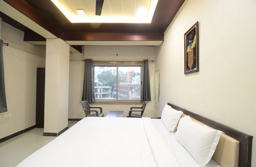 Nathdwara Hotel | Hotel Shri Dhwaja Inn