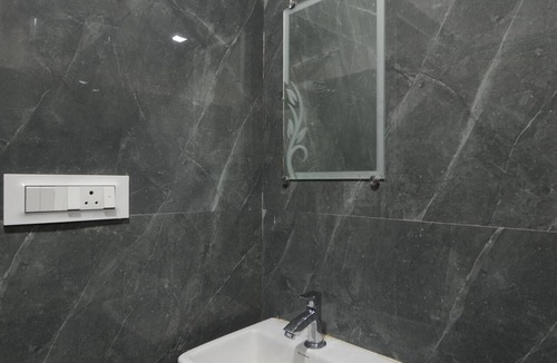 Nathdwara Hotel | Hotel Shri Dhwaja Inn
