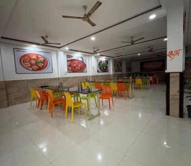 Khandwa Hotel | Hotel Shri Omkar Palace & Family Restaurant