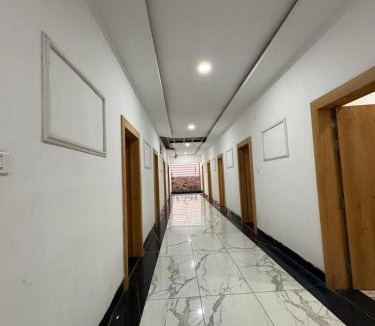 Khandwa Hotel | Hotel Shri Omkar Palace & Family Restaurant