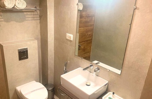 Bilaspur Hotel | Hotel Silver Oak