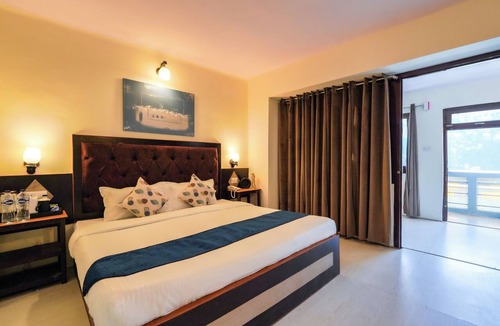 Mallital Hotel | Hotel Silverton (180 lake view)