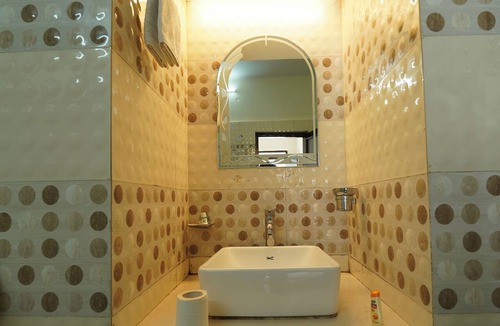Mallital Hotel | Hotel Silverton (180 lake view)