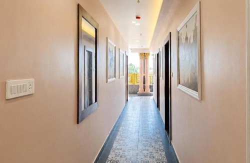 Varanasi Hotel | Hotel Singh Palace