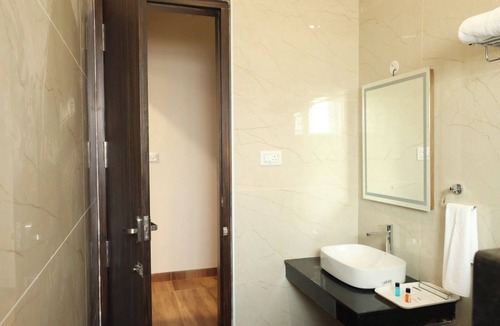 Periyakulam Hotel | Hotel SKVR Grand - Theni