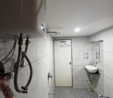 Navrangpura Hotel | Hotel Skyland