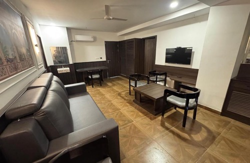 Guntur Hotel | HOTEL SNR AURORa