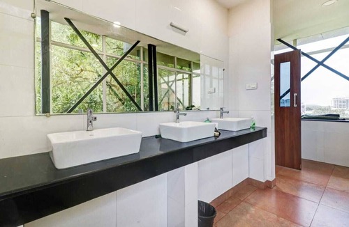 Thampanoor Hotel | Hotel Southgate