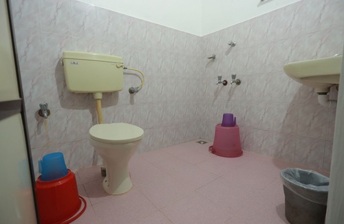 Shenoys Hotel | Hotel Srinivas