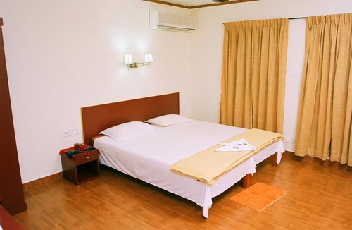 Shenoys Hotel | Hotel Srinivas