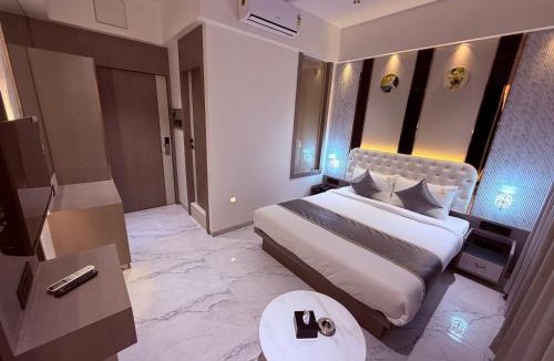 Dombivli East Cabin | Hotel Stellar Suites Dombivli - Couple Friendly - Comfort and Premium Stay