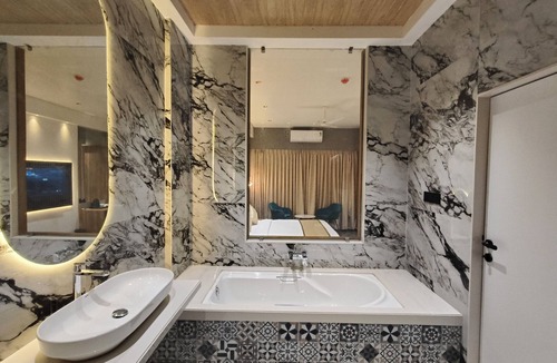 Dombivli East Hotel | Hotel Stellar Suites Dombivali
