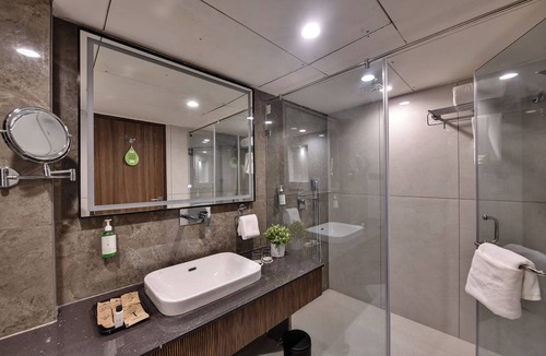 Vastrapur Hotel | Hotel Suba Star, Ahmedabad