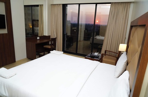 Mira Road East Hotel | Hotel Sunshine Inn