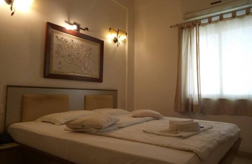 Mundra Hotel | Hotel Surbhi