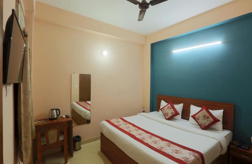 Sector 62 Hotel | Hotel Surya Palace By Aura