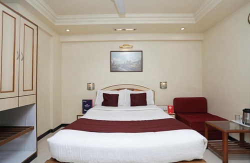 Sadashiv Peth Hotel | Hotel Suyash Deluxe