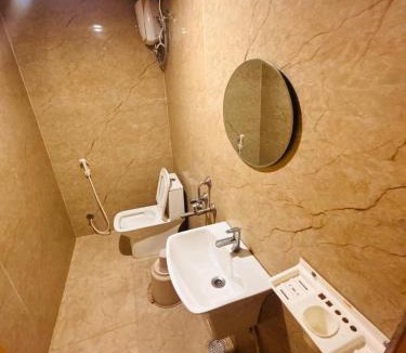 Kukatpally Housing Board Colony Apartment | Hotel SVS Luxury Rooms JNTU-Kukatpally Hyderabad