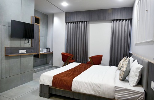 Kadi Hotel | Hotel Sweet Time Restaurant And Banquet