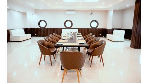 Rampur Hat Hotel | Hotel Teesta Stay, Rampurhat