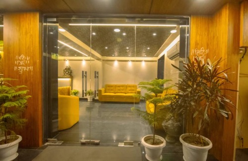 Chinar Park Hotel | Hotel Teesta Stays Kolkata