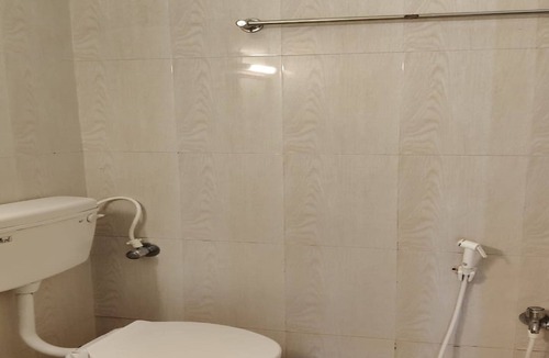 Kalapet Hotel | Hotel Tenach
