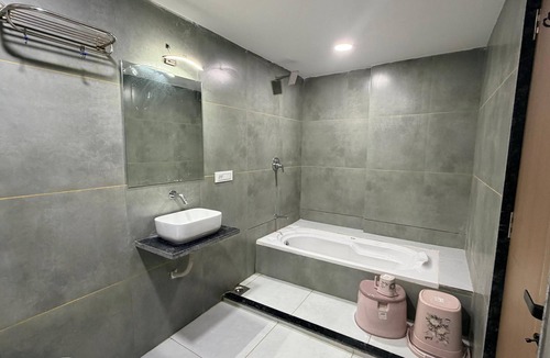 Bharuch Hotel | Hotel TGR Bharuch
