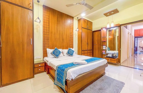 Sadar Hotel | Hotel Thakur Galaxy, Sadar Market