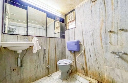 Sadar Hotel | Hotel Thakur Galaxy, Sadar Market