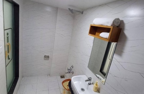 Patan Bed & Breakfast | Hotel The Grand Jashi Residency