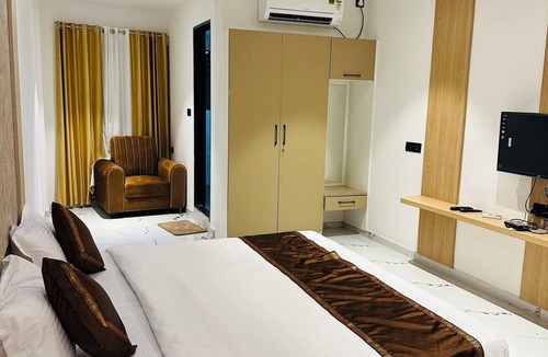 Adyar Hotel | HOTEL THE MANSION-Deralakatte mangalore