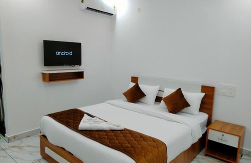 Kakkanad Hotel | Hotel The Mountmist