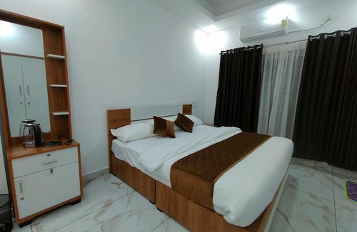 Kakkanad Hotel | Hotel The Mountmist