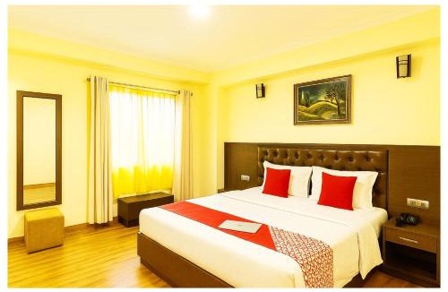 Darjeeling Hotel | Hotel The OIive Premium Near Gurudwara Guru Nanak Darbar- Valley Mountain View - Wifi - Room Service Available - A Premium Hotel In Darjeeling