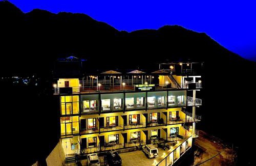 Mussoorie Hotel | Hotel The SSB - Property of the Year ! Luxury Balcony Rooms ! Mountain View ! Rooftop Cafe ! Big Parking !