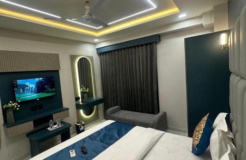Gandhinagar Hotel | Hotel THE Vibes